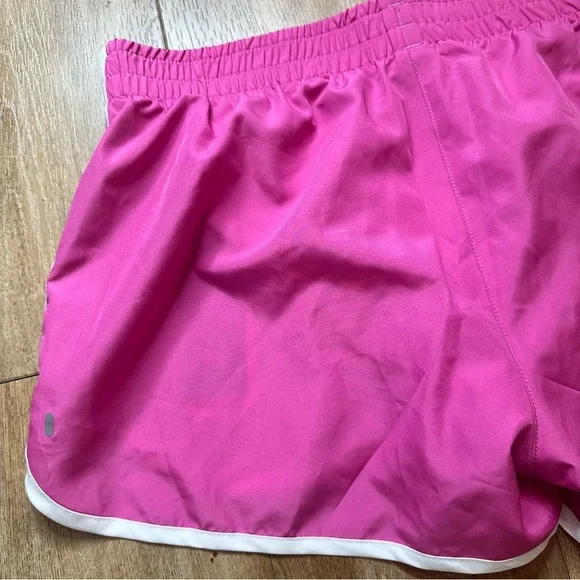 NWT Adidas Slim Fit Pink Shorts 3" Size Medium - Picture 6 of 14